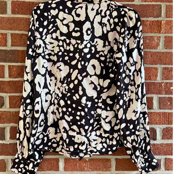 Julie Brown Abstract Animal Print Wrap Blouse NWT - Picture 5 of 7